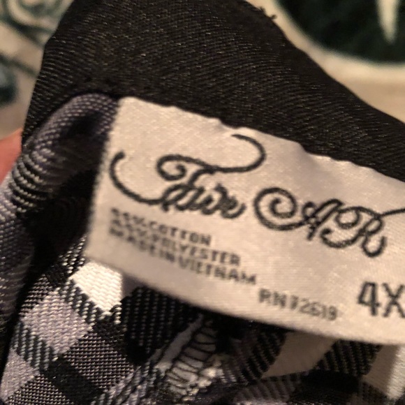 Shorts - Picture 3 of 3